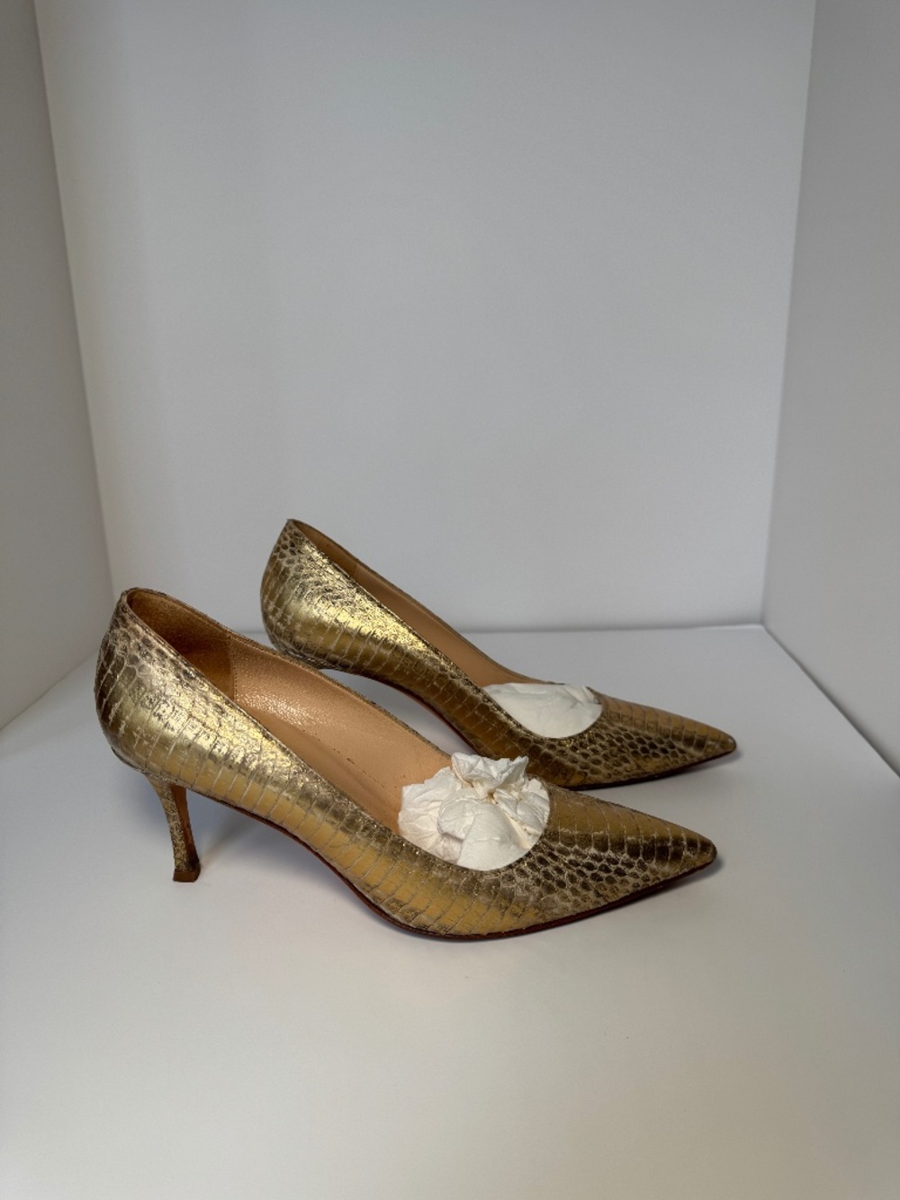 Manolo Blahnik Snakeskin Gold Pumps Size 38.5